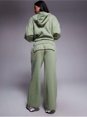 Edikted Sage Green Sweatpants Wideleg